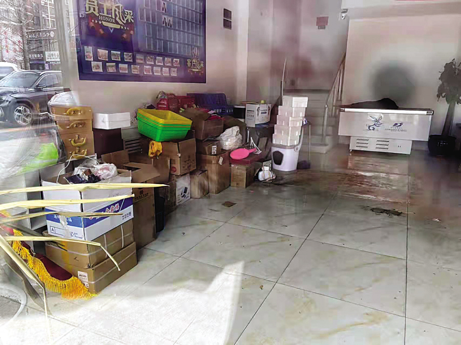 旅行社倒闭人去楼空视频,旅行社人去楼空顾客退费遭拖延