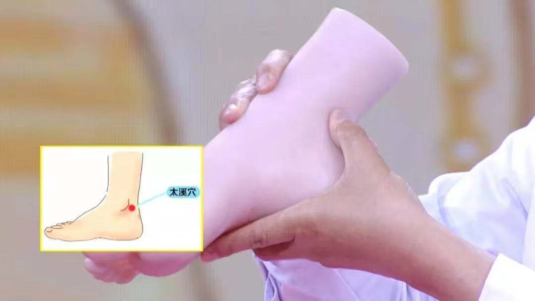 身上这两处越脏越长寿,一个动作帮你调理内脏