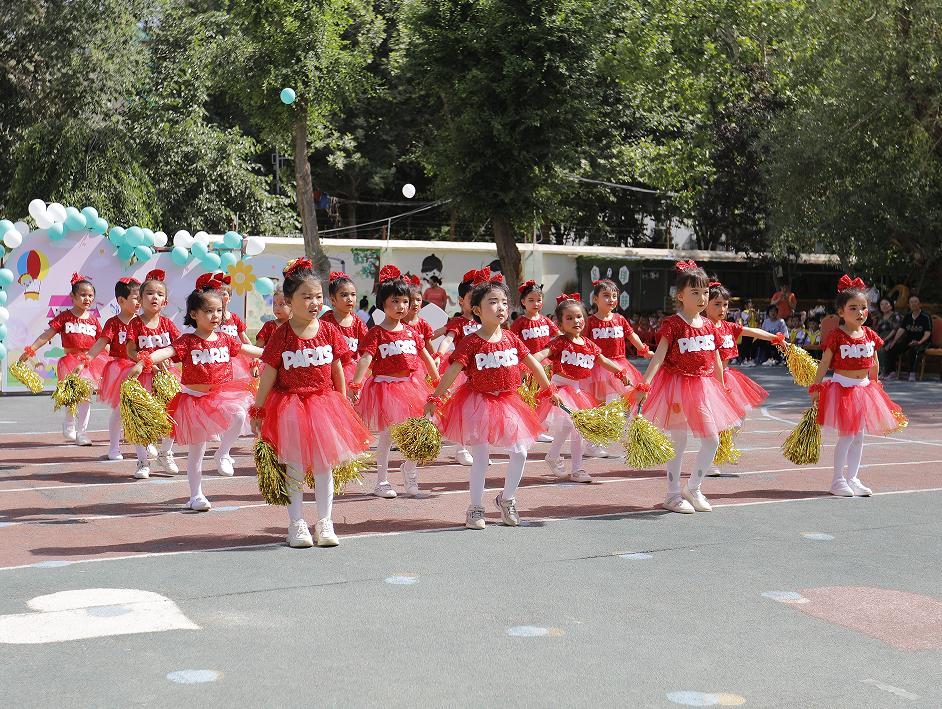 二小第六届文化节足球开幕式舞蹈,临汾市二幼足球嘉年华