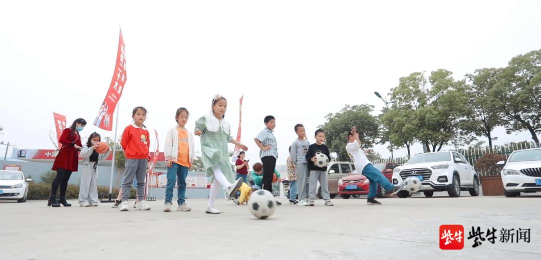 高邮黄渡社区开展的六一活动,向阳闸社区开展庆六一汇演