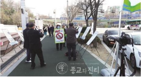 “神韵演出”蹿演遭呛再扒其邪恶丑态