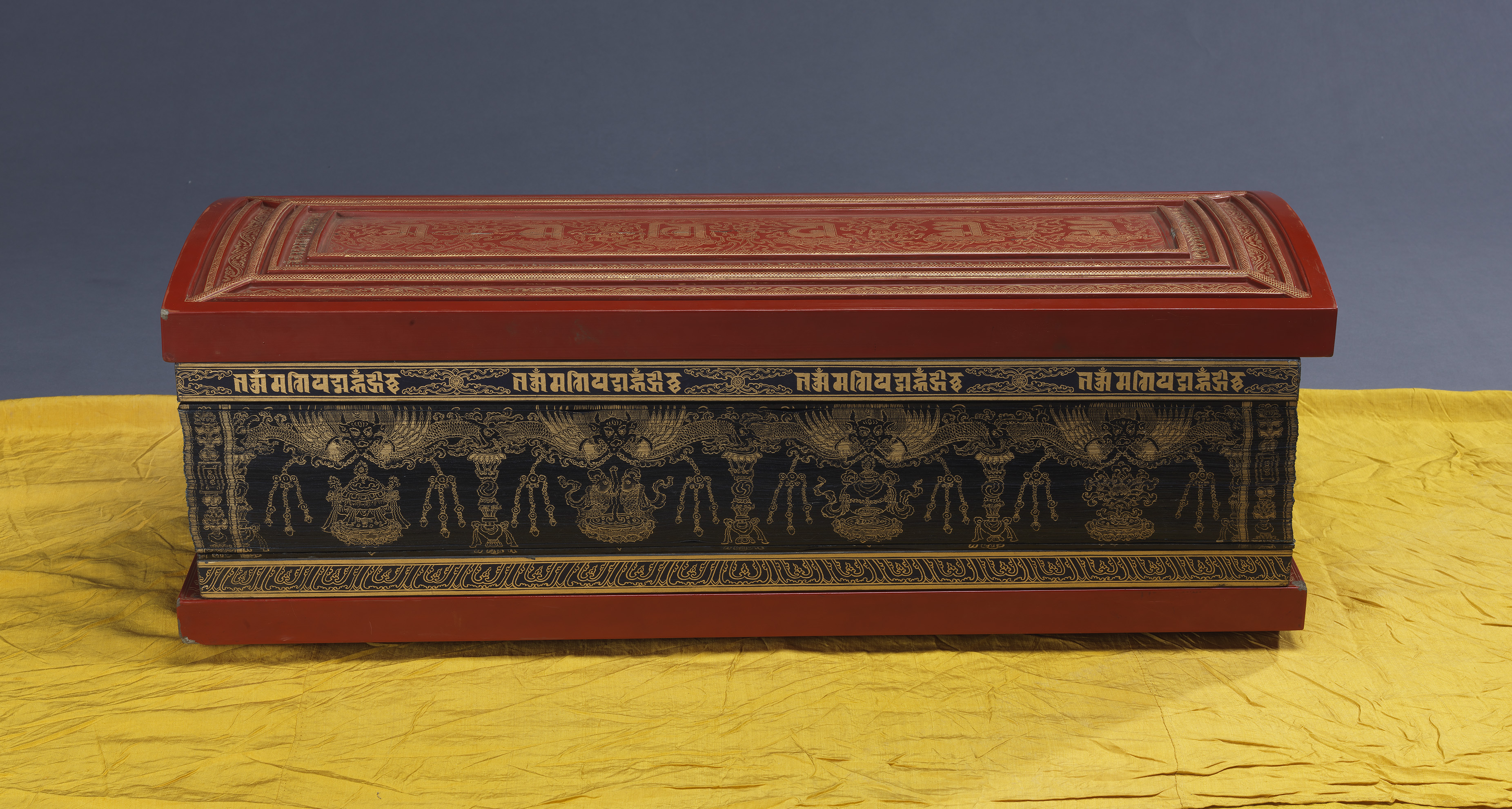 梵䇲与经折：台北故宫新展善本古籍选粹