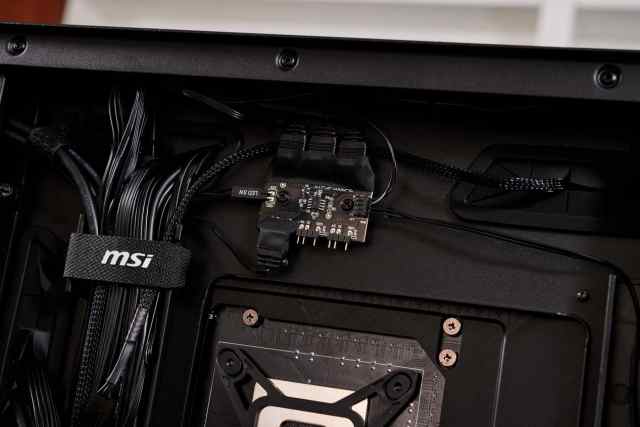 微星战神700机箱,微星700RL机箱