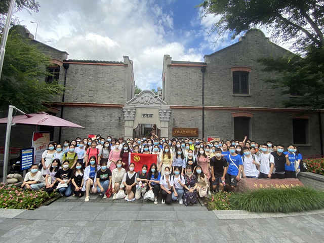 静安区来了批优秀的年轻人，大学生到社区实践担任兼职团干部