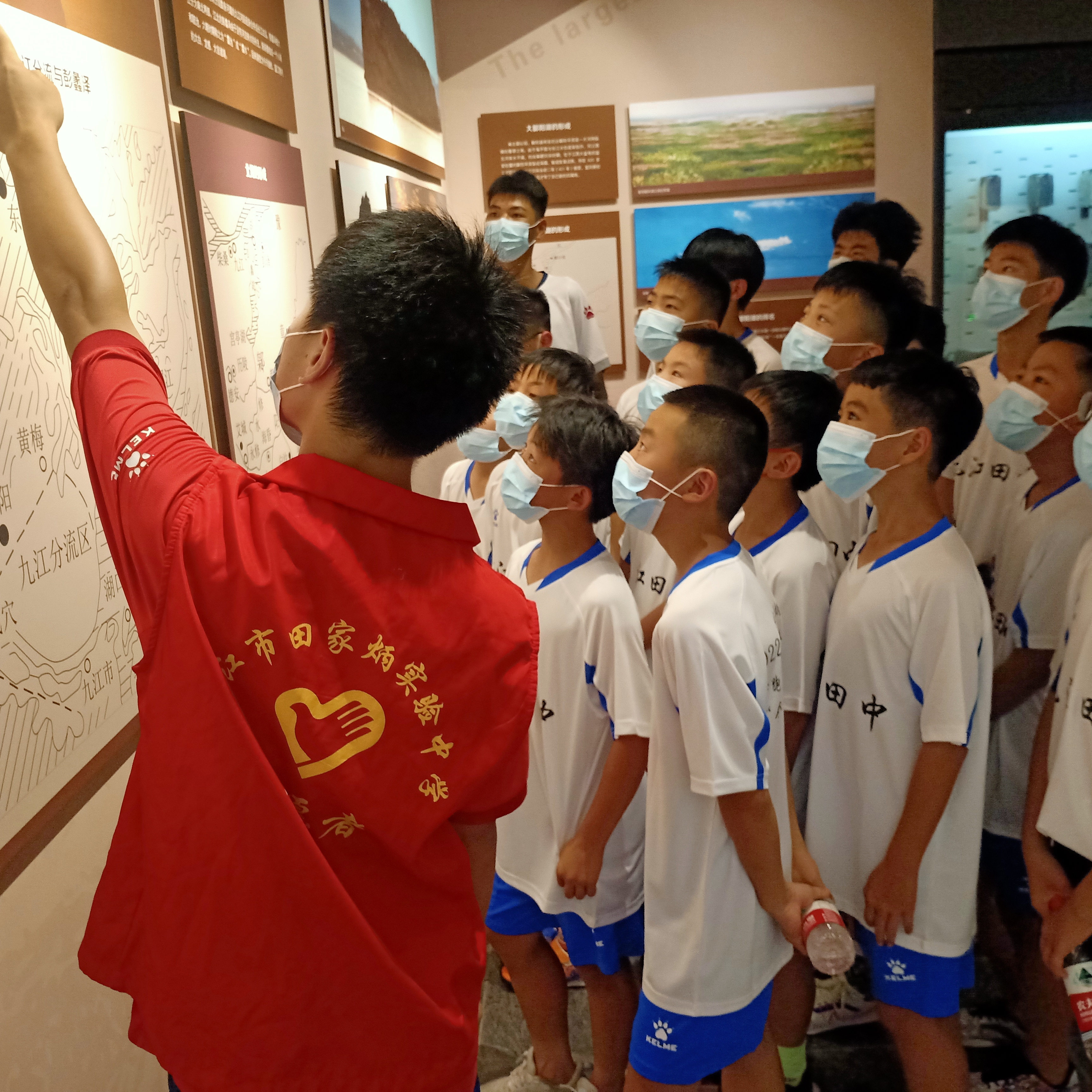 学校暑假托管不开空调吗,暑假学校不收费补课