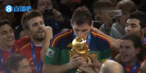 伊涅斯塔世界杯边线过人,伊涅斯塔视频世界杯绝杀