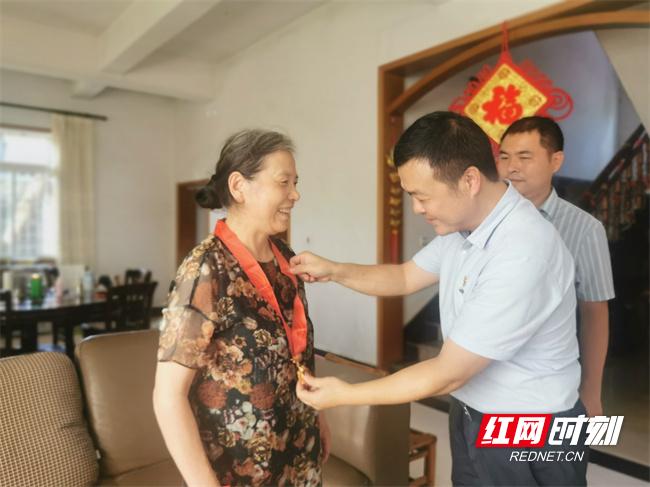 武陵区芷兰街道开展庆祝建*党**101周年活动纪实