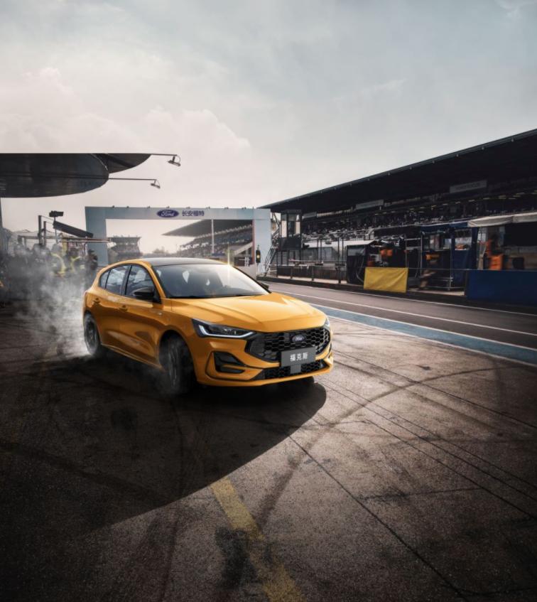 新到12年8月新款福克斯,十来年的新福克斯