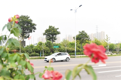 激荡四十年奋进新时代,奋进四十载高歌新时代