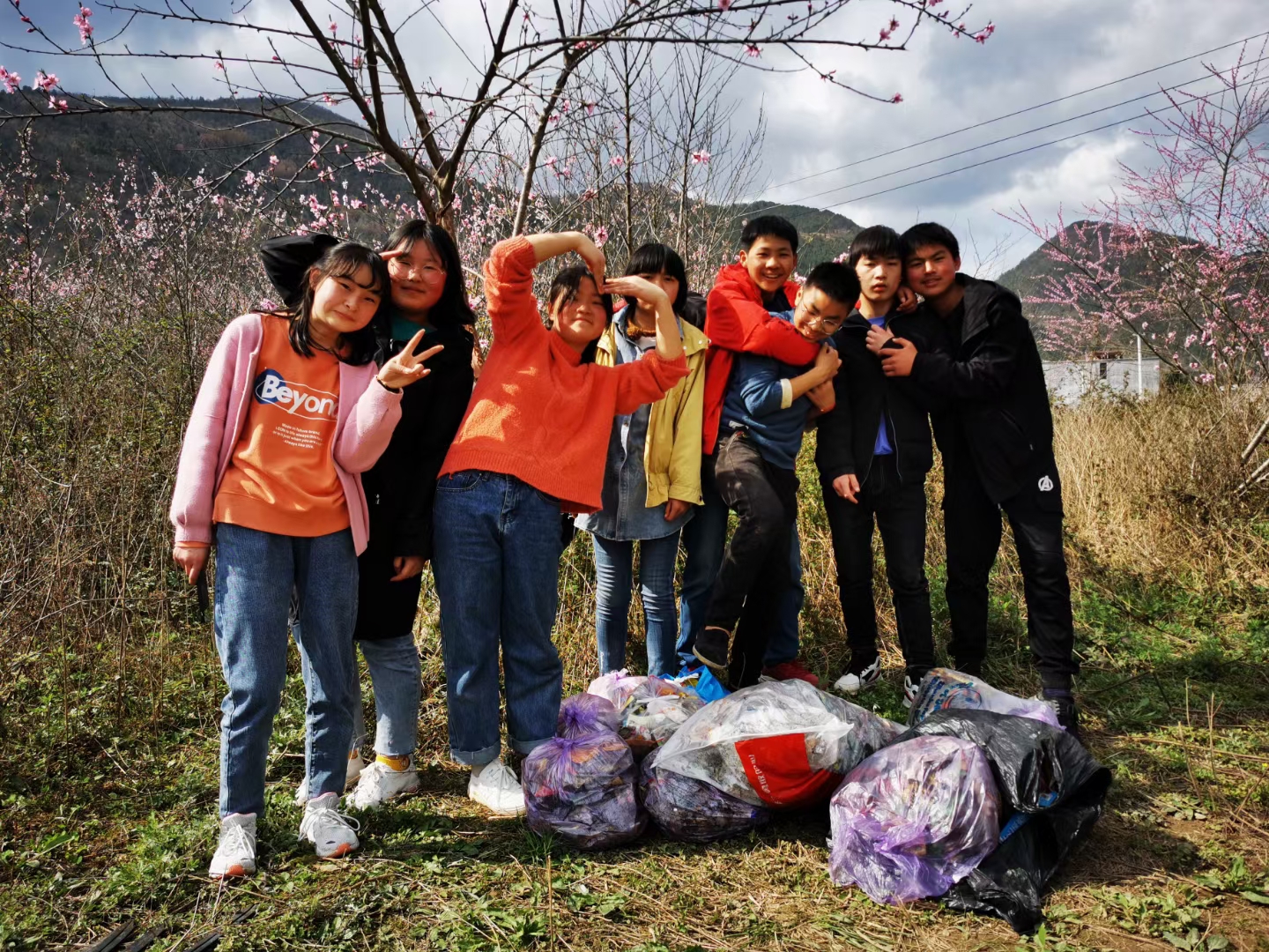 “我的十年”九宫格㉑|教育志愿者袁辉：十年支教，让每个学生都能找到自己