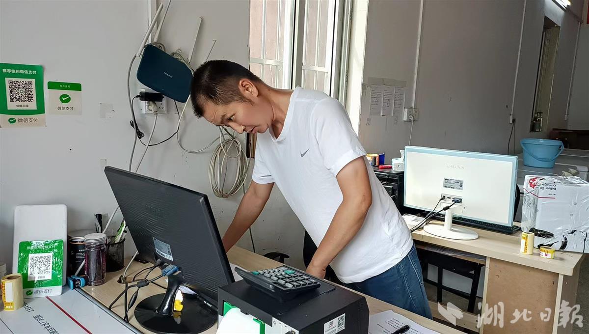 大学生孙西波患病瘫痪躺床9年后创业“赚”别样人生