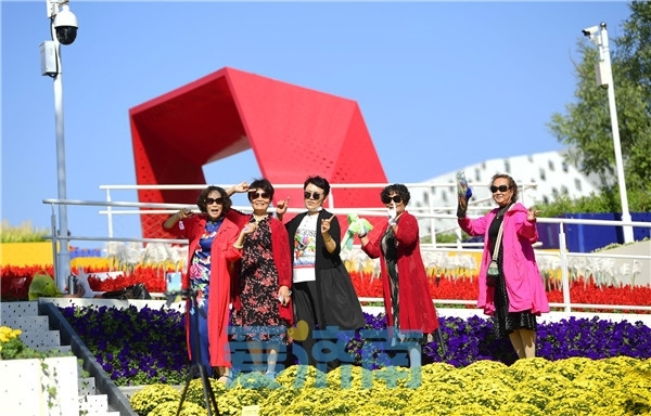 七彩花田4月游玩季,七彩花田开放时间表