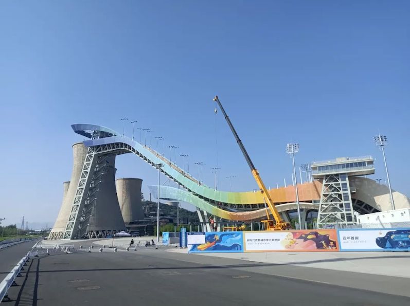 冬奥光环下的首钢园，从打卡点到目的地｜体育·新城市