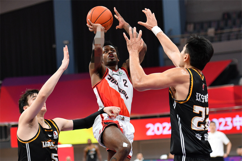 掀翻卫冕冠军!江苏男篮因何蜕变?