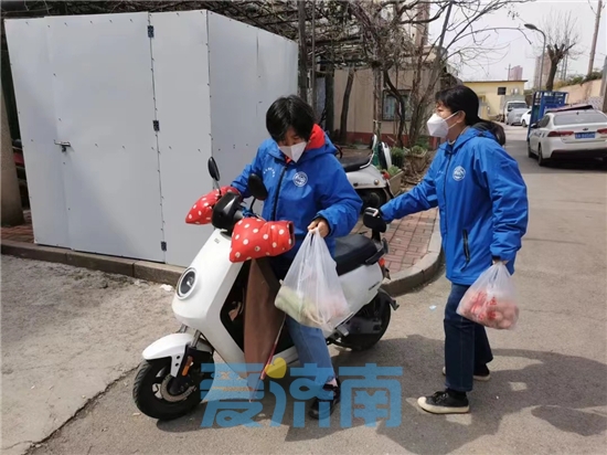 “大白”化身配送员济南各区县全力保障百姓“柴米油盐”充足