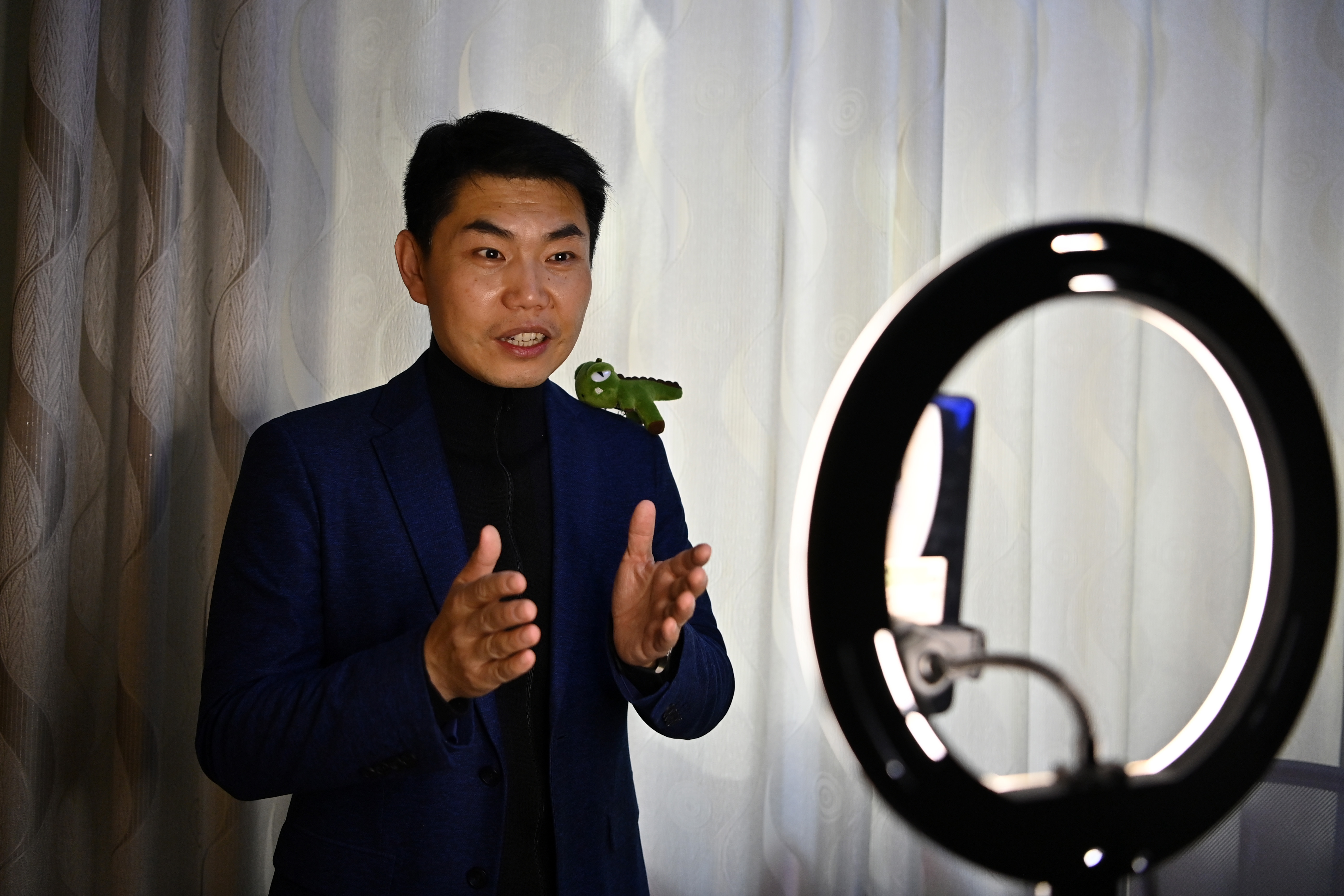 坚定信心坚决打赢疫情防控阻击战,我国疫情防控向好态势进一步稳固