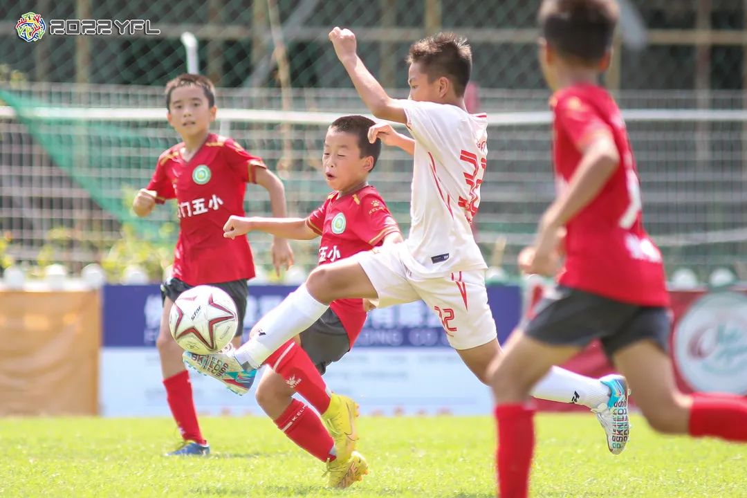 我的足球队,我的足球队昂首向前