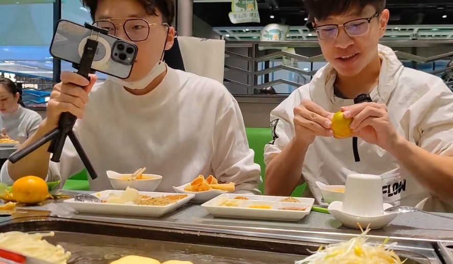 从美食博主到联手开店，吃遍学校食堂被校长点名的95后大学生开启创业之路