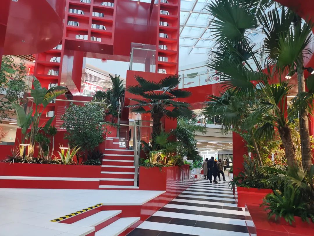 大型商场纳客，新商圈崛起，“老四方”突围