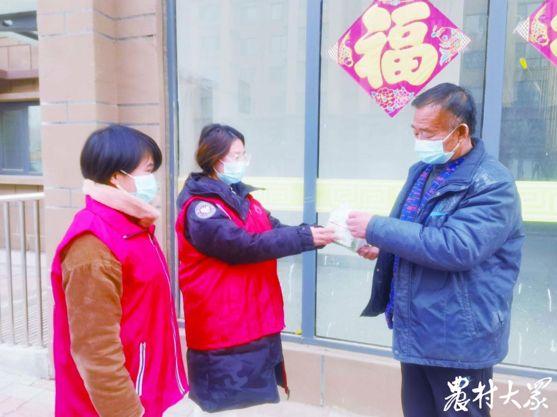 127名基层干部当起“药品代购”,群众买药,一个电话送上门