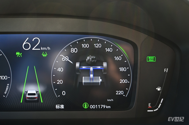 广汽本田型格幻夜科技版1.5t+cvt,广汽本田型格混动2023款评测