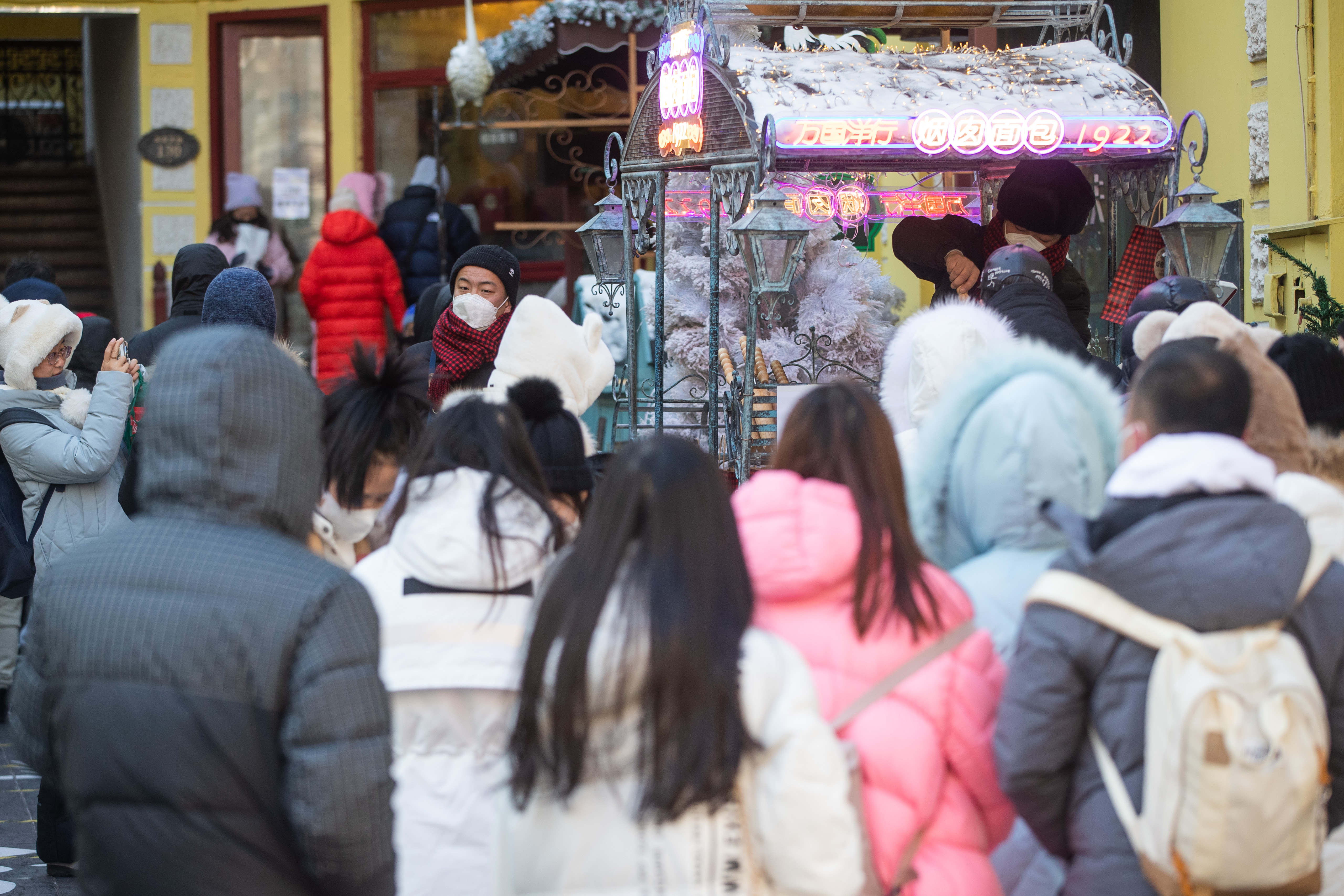 新华全媒辞旧迎新活力勃发,新华全媒减负纾困
