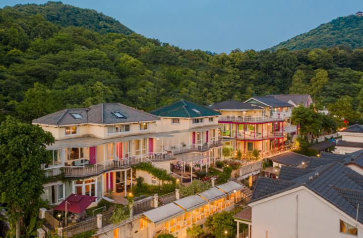 复盘杭州“跨年”：人潮车流开启新年新生活