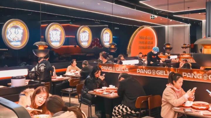 复盘杭州“跨年”：人潮车流开启新年新生活