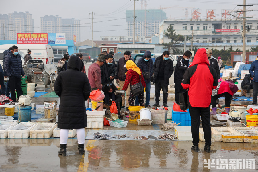 渔船海鲜早市,海鲜市场中国渔船