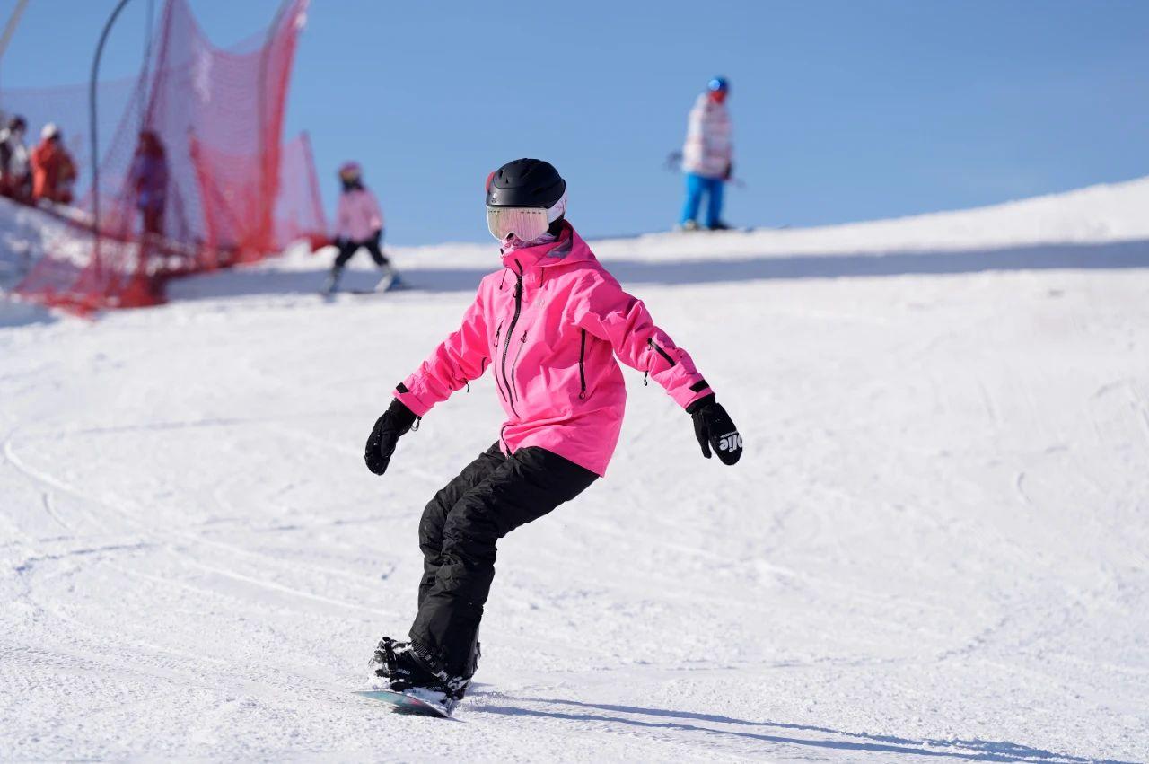 郑州大雪滑雪,冬天在哪滑雪好郑州