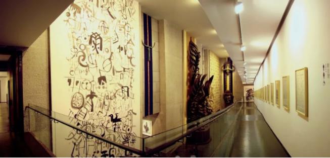 周建萍讲述韩美林,周建萍为韩美林做好一切准备