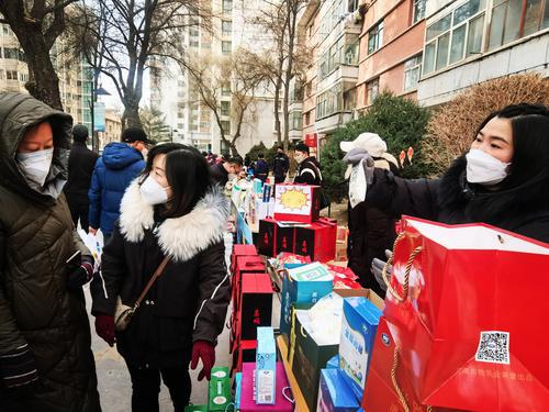 新春走基层定制生产引来八方订单,新春走基层小村网店年货卖得火