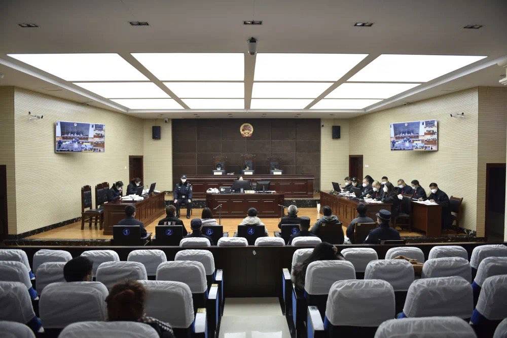 非法利用他人账号获利犯法吗,非法获取公民信息获利15万判多久