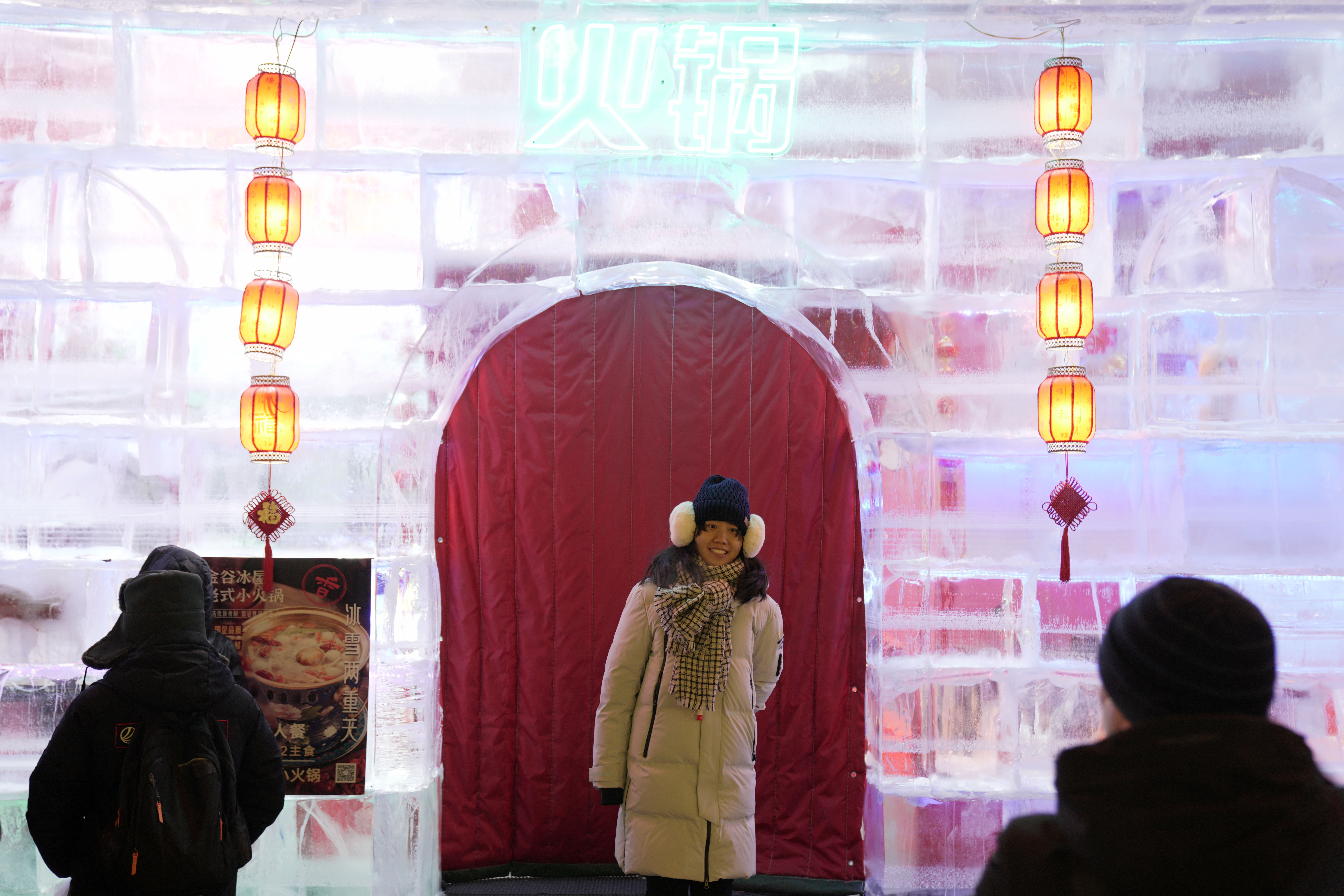 哈尔滨百年老街冰屋引客来,社会青年哈尔滨