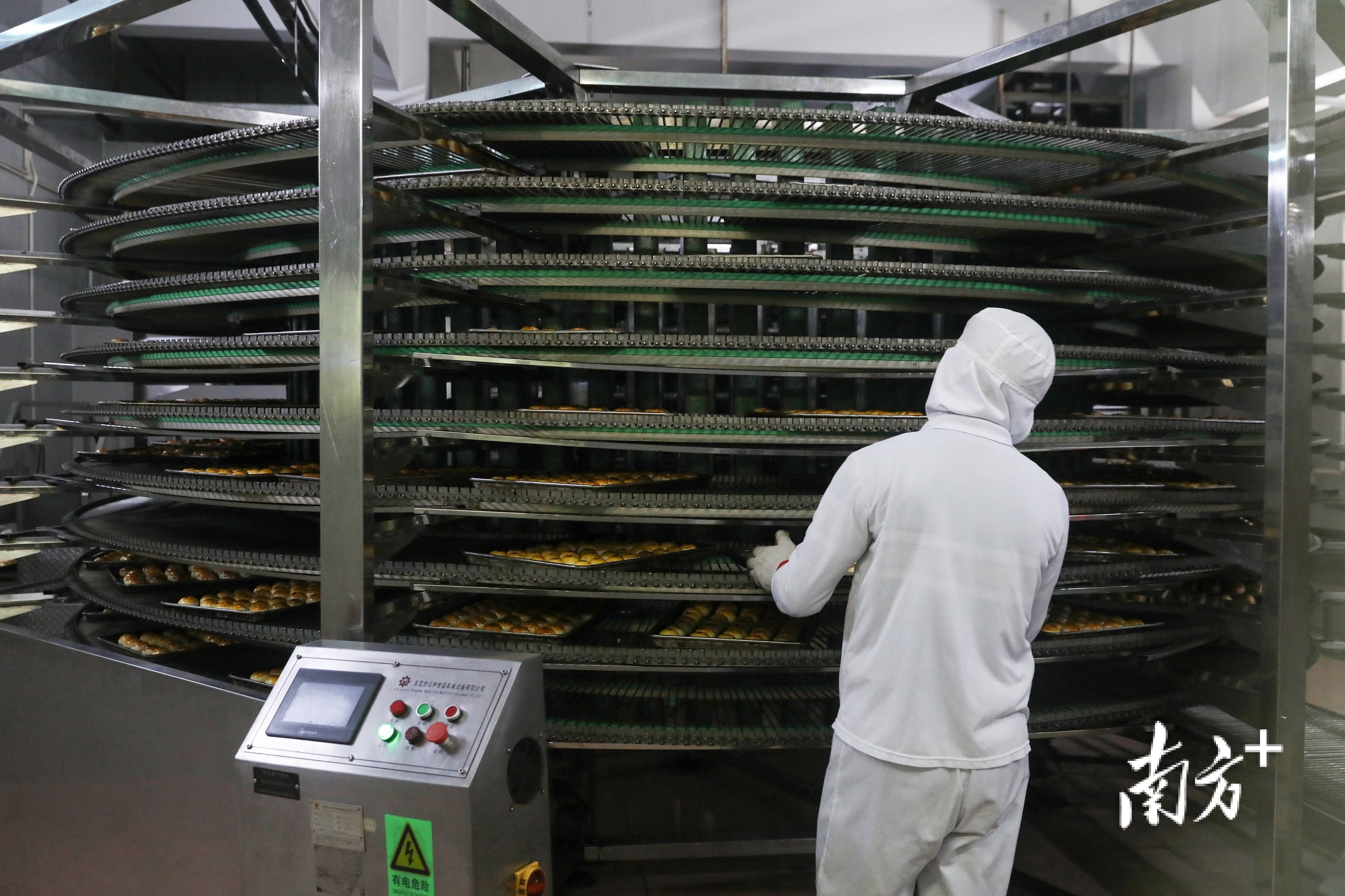 狠抓落实开新局,企业生产忙力争实现新年开门红