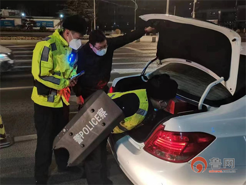 城阳疫情公安执勤视频,公安检查站战果累累