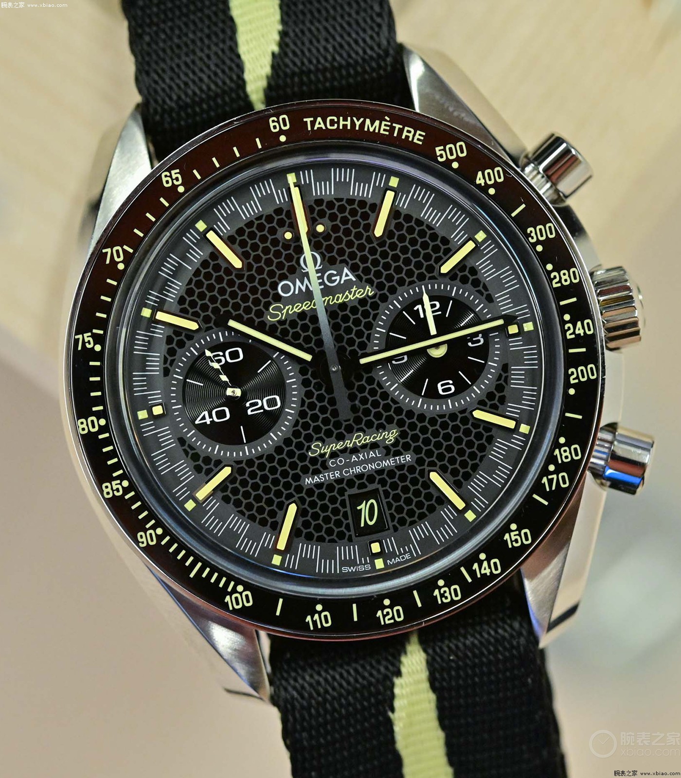 劳力士3230机芯和欧米茄8800,劳力士机芯与欧米茄技术对比