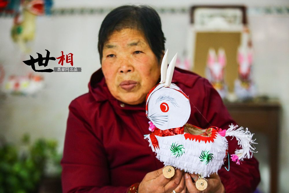 网络中国节·元宵·世相|“花灯”奶奶王蒲芳:手艺人更是“守艺人”