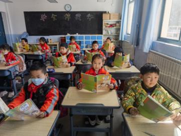 博山这家学校座位排列有“品”有新意