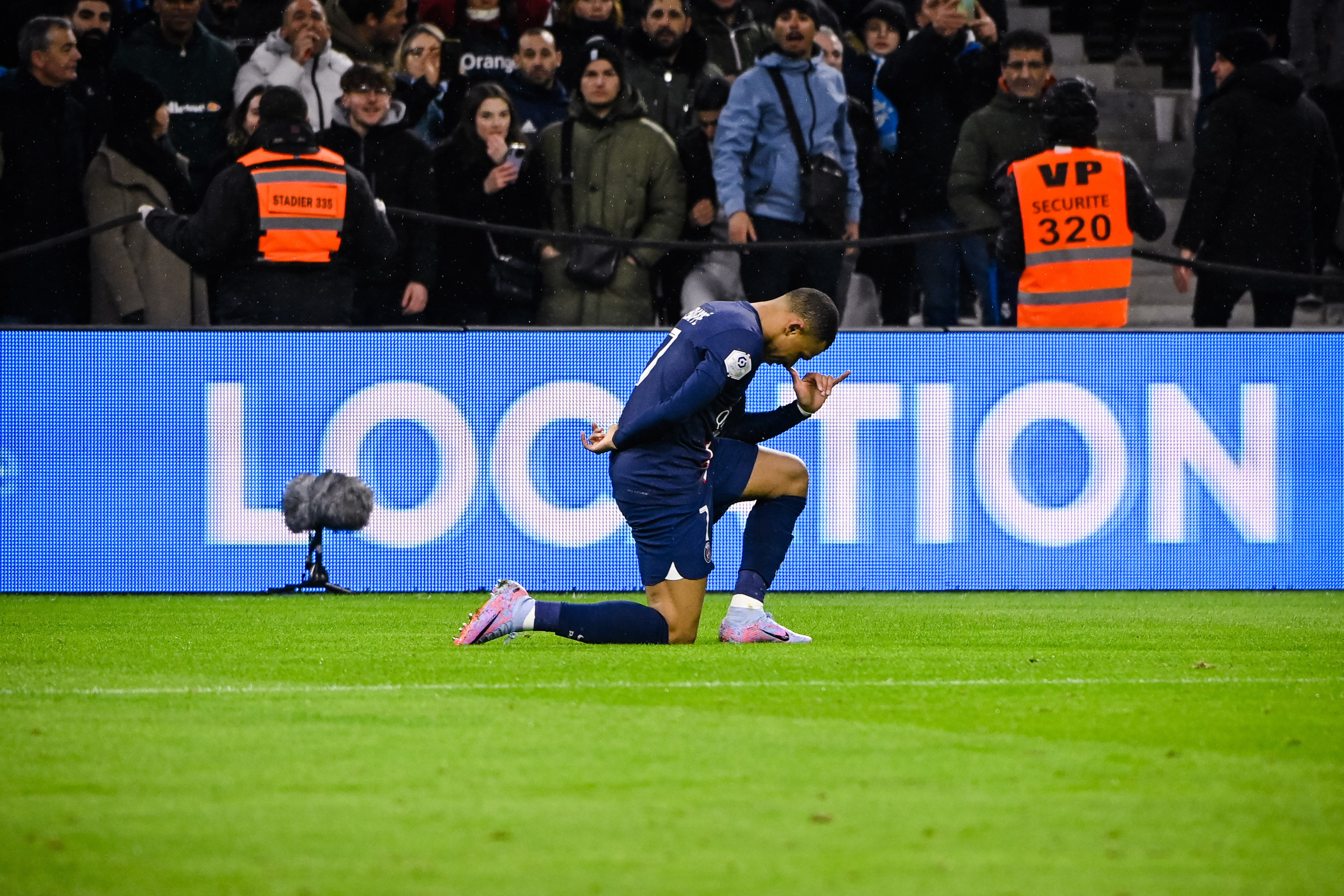 体育足球欧冠,法甲大巴黎马赛直播