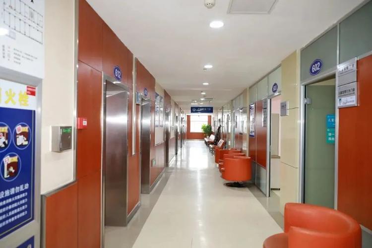 女神节活动福利套餐,女神节护理店进店送精美礼品