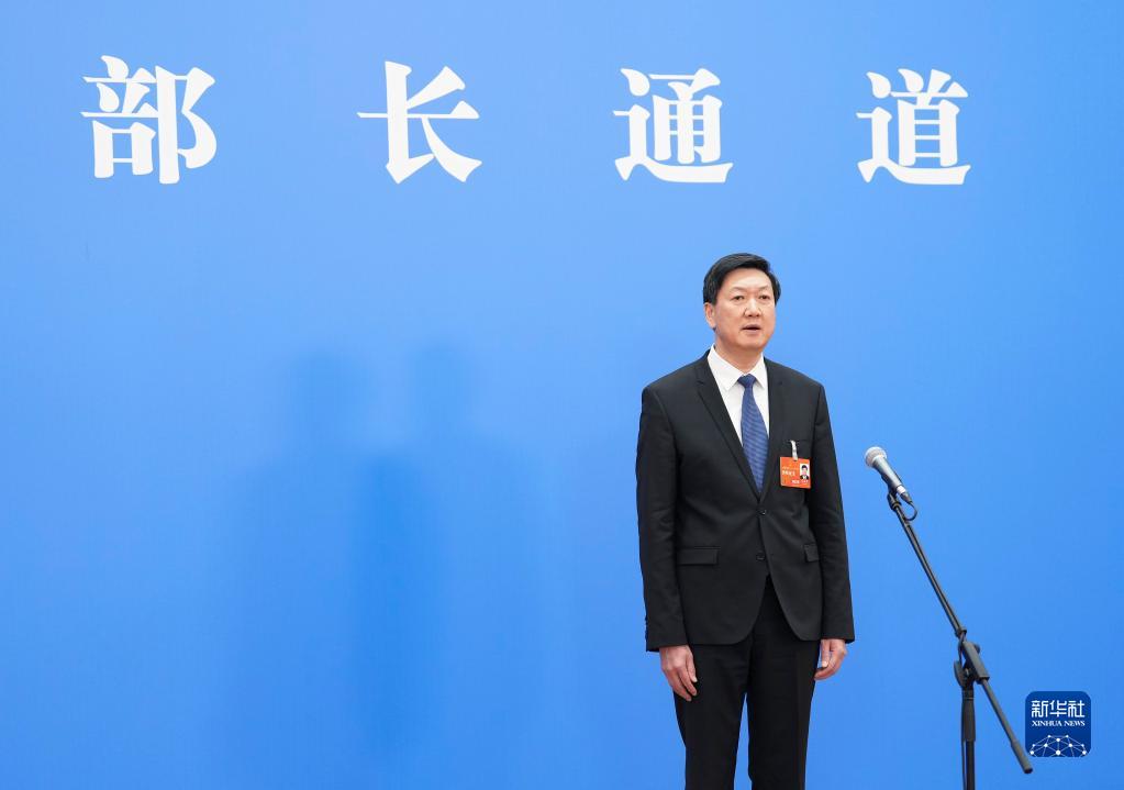 大力推动体育强国建设,振兴篮球运动加快建设体育强国