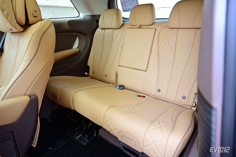 腾势d9纯电版ev试驾,试驾腾势d9EV