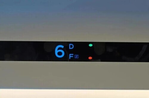 高铁上的座椅可以调节吗,高铁座椅上的push是什么意思