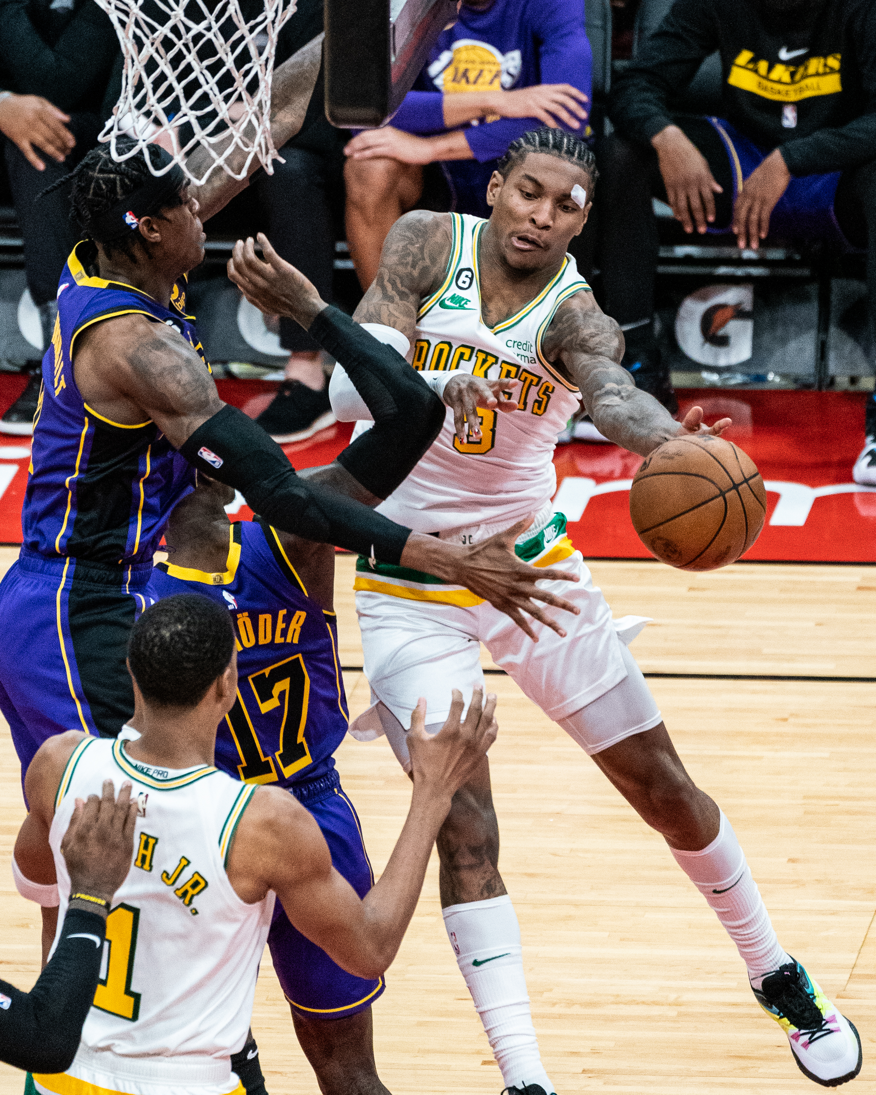 火箭加时胜湖人,nba常规赛湖人火箭