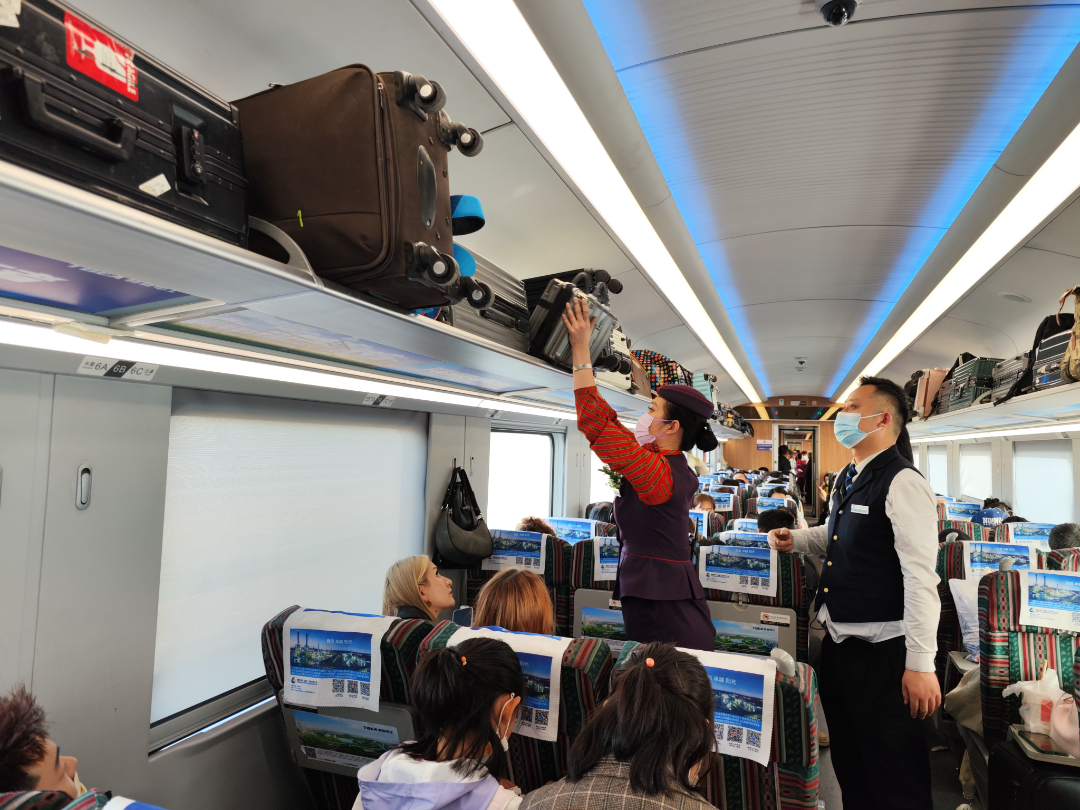 五一坐专列去新疆旅游要注意什么 (五一假期乘车及自驾需要注意这些)