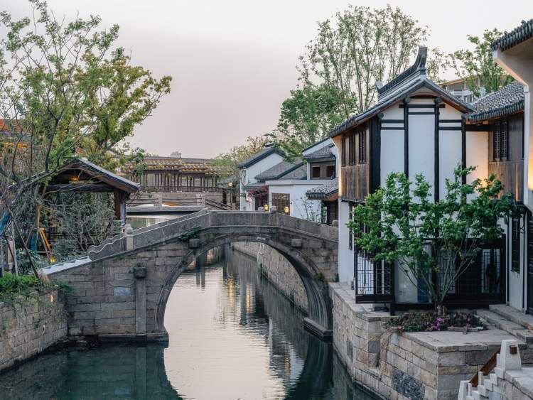 “五一”人气预警！上海这座“公园里的新天地”即将开业！打卡古宅小店、体验非遗游船，近千平宠物公园免费玩