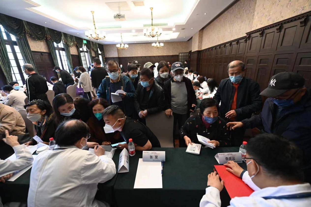 “全面关爱每一位哮喘患者”上海呼吸界“白衣天使天团”线下组团义诊