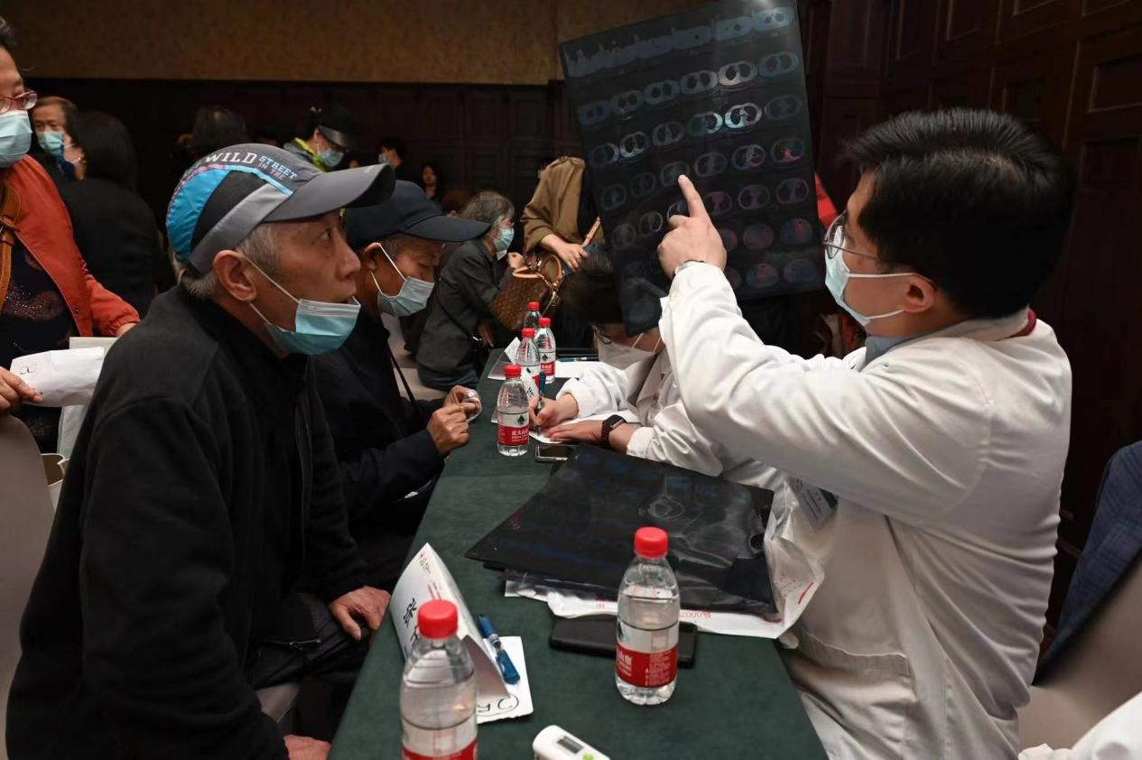 “全面关爱每一位哮喘患者”上海呼吸界“白衣天使天团”线下组团义诊