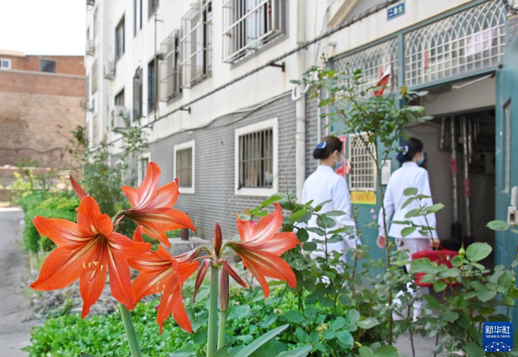 青岛：“网约护士”惠益到家